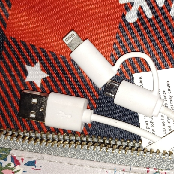 Bandolino Charging Wristlet - light pink only - Picture 8 of 8